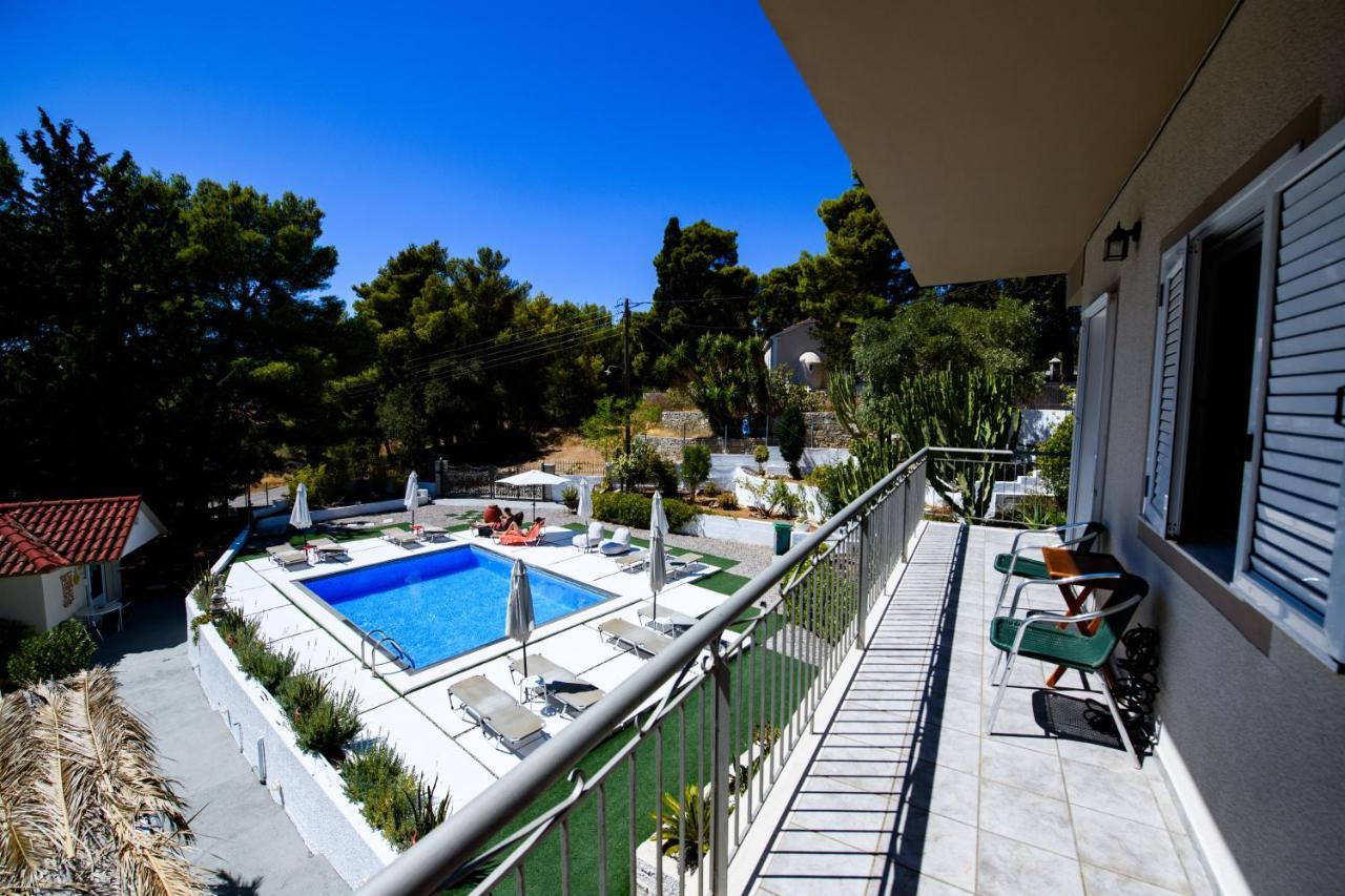 Pessada Bay Studios And Apartments Pesádha Buitenkant foto