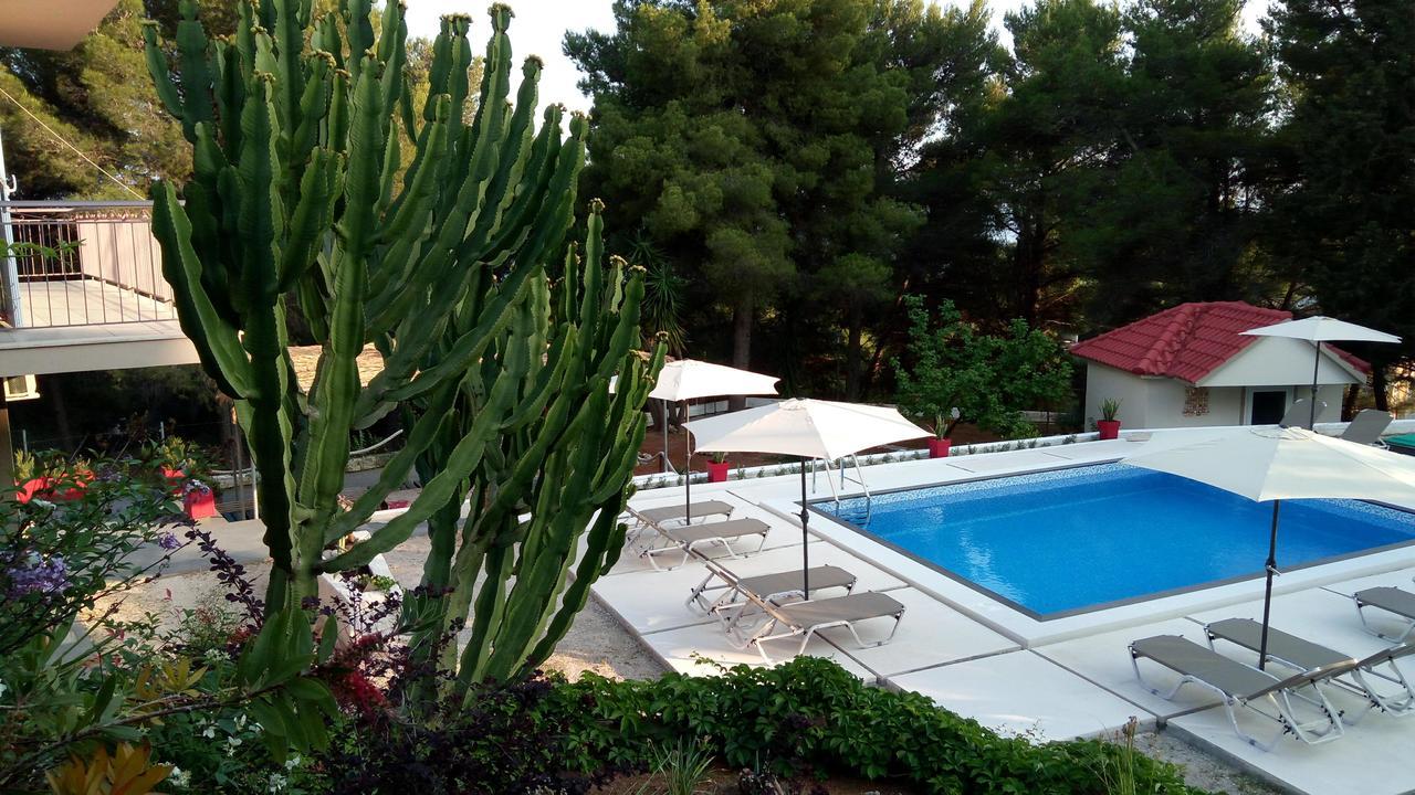 Pessada Bay Studios And Apartments Pesádha Buitenkant foto