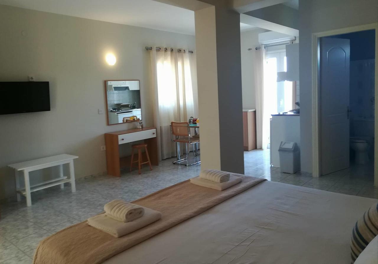 Pessada Bay Studios And Apartments Pesádha Buitenkant foto